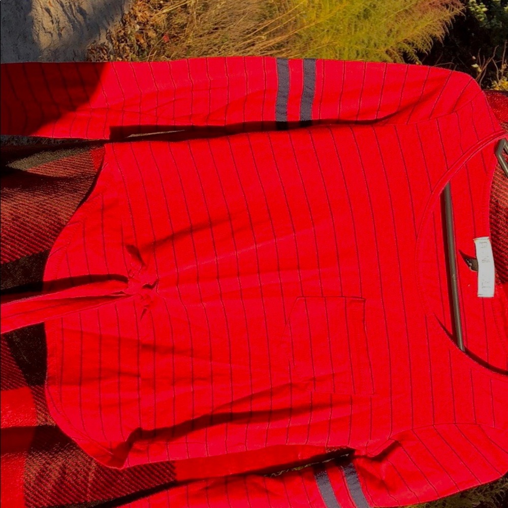 cropped red n dark blue shirt with front pocket;)